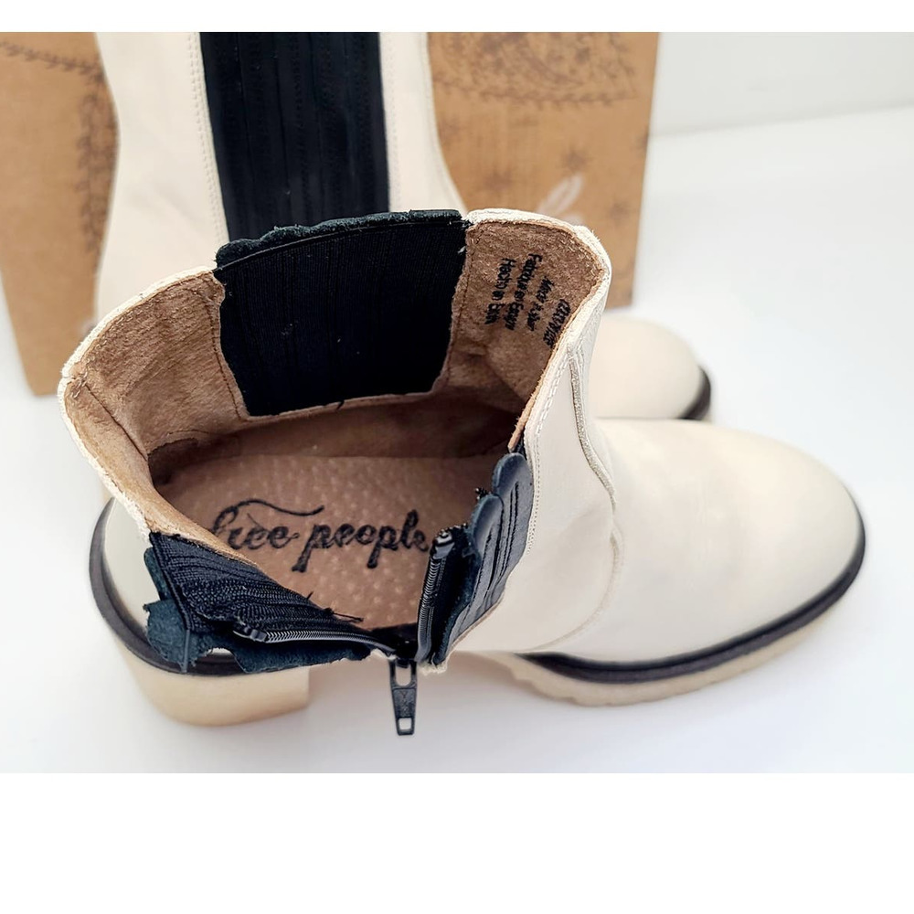 Free People White Leather Chunky Boots James Chelsea Lugged MSRP $188 Women's 6 - Picture 7 of 11